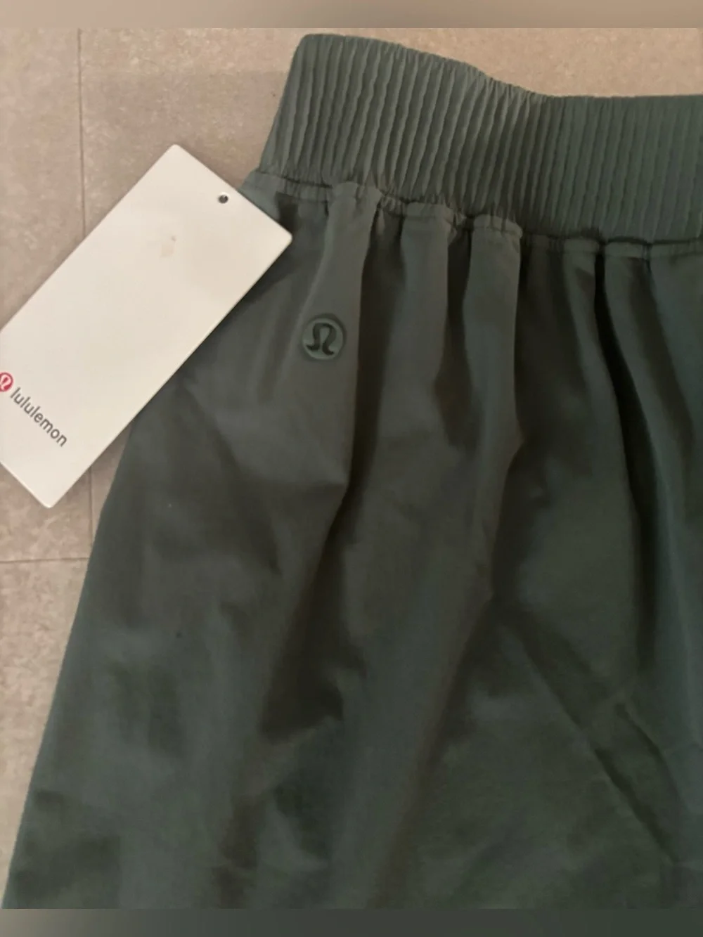 Lululemon Stretch Woven Mid -Rise Short - Picture 5 of 6